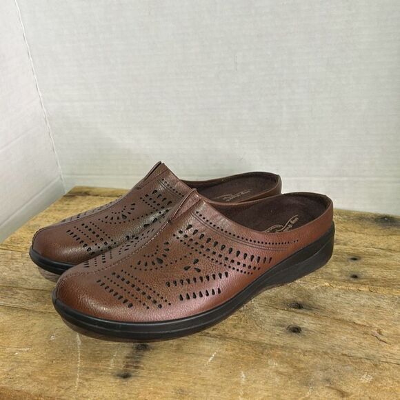 Easy street woman's brown mule‎ slip on comfort shoes - Picture 1 of 7